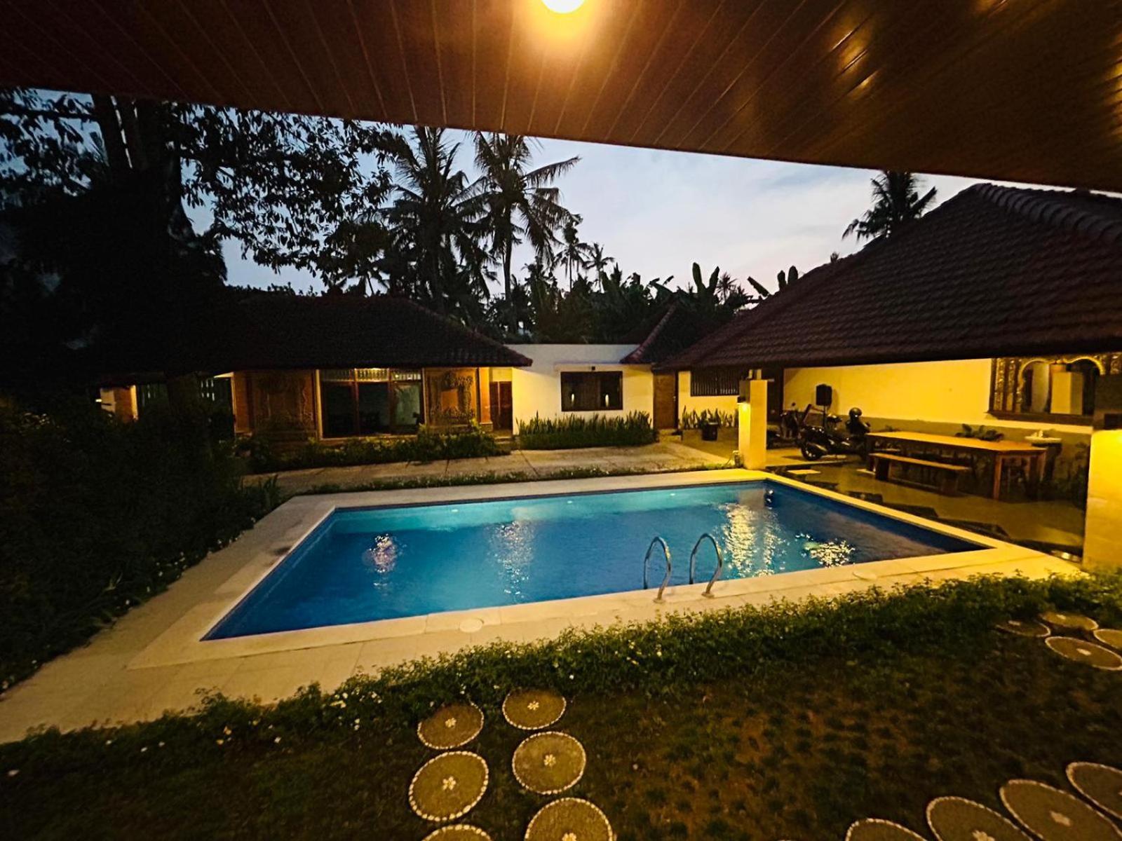 Batuan Village Sukawati  Exterior photo